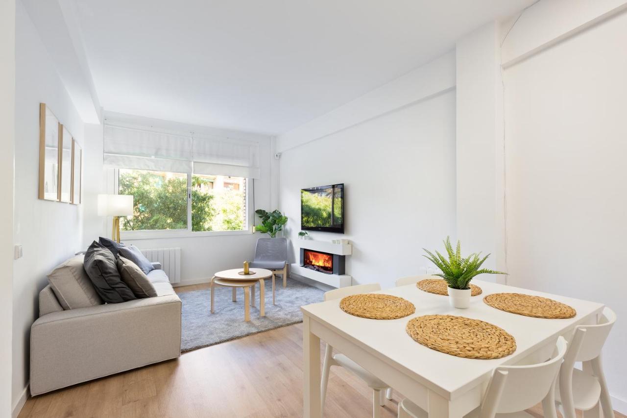 Suites Barcelona Park Gueell Exterior photo